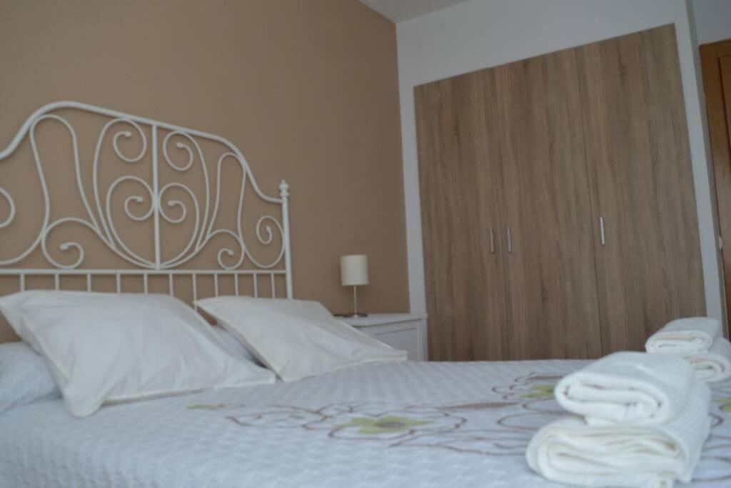Apartamento Turistico Faro De Luno Сан Висенте де ла Баркера Екстериор снимка